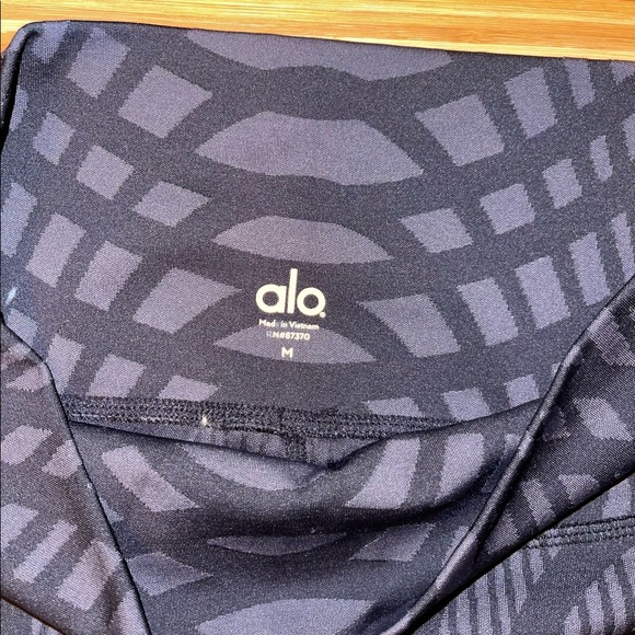 Black Geometric ALO Yoga Leggings - Picture 2 of 3